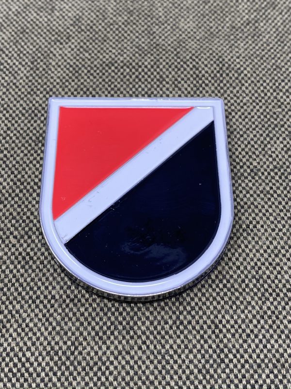 6th Group Car Badge - Image 7