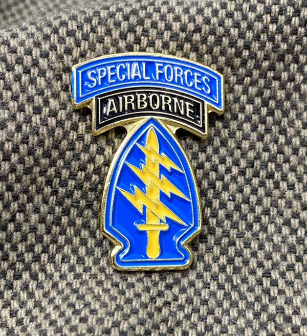 Special Forces Patch and Tab Pin