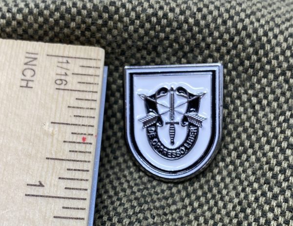 Training Group Pin White - Image 6