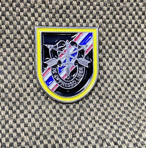46th SF Company Flash Pin - Image 5