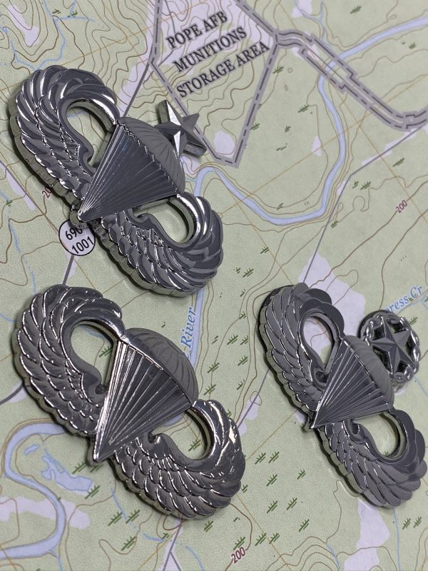 Basic Parachute Badge; Car Badge with 3M Back - Image 4