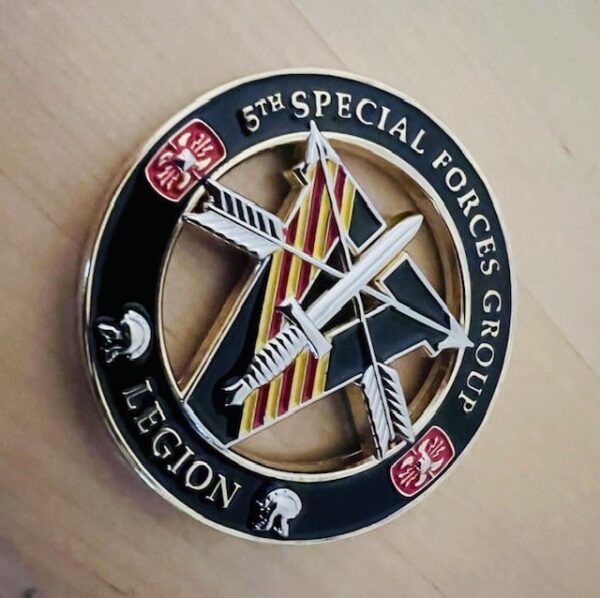 5th SFG(A) "LEGION" Coin with VN stripes - Image 3